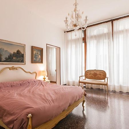 Appartamento Dei Frari Venecia Habitación foto