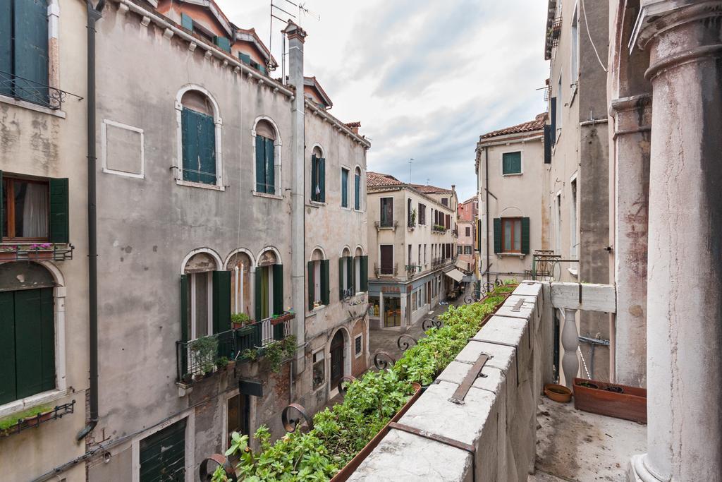 Appartamento Dei Frari Venecia Habitación foto